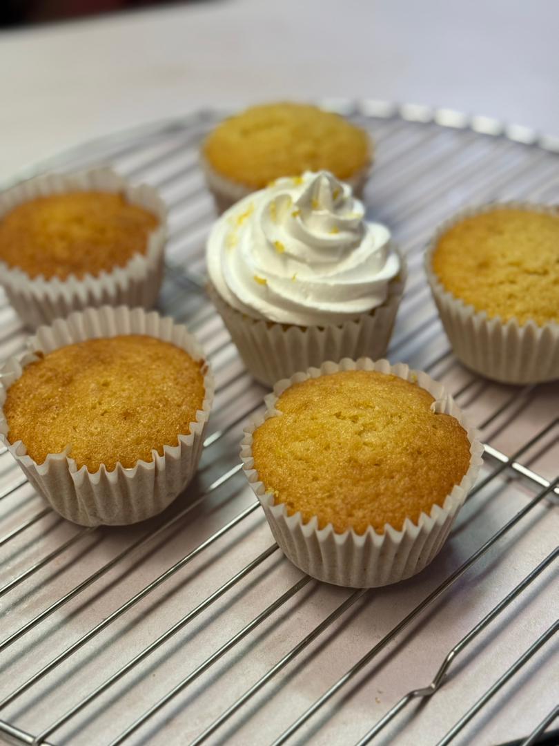 Classic Moist Vanila Cupcake