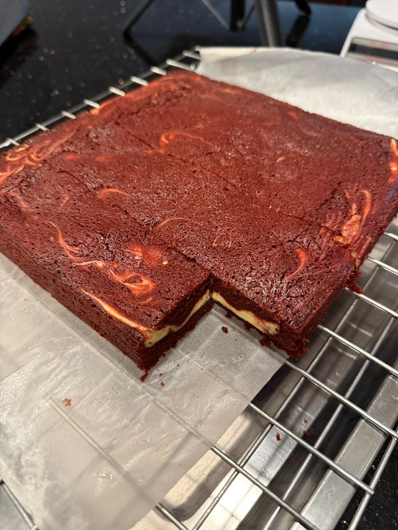 Red Velvet Cheese Fudgy Brownies